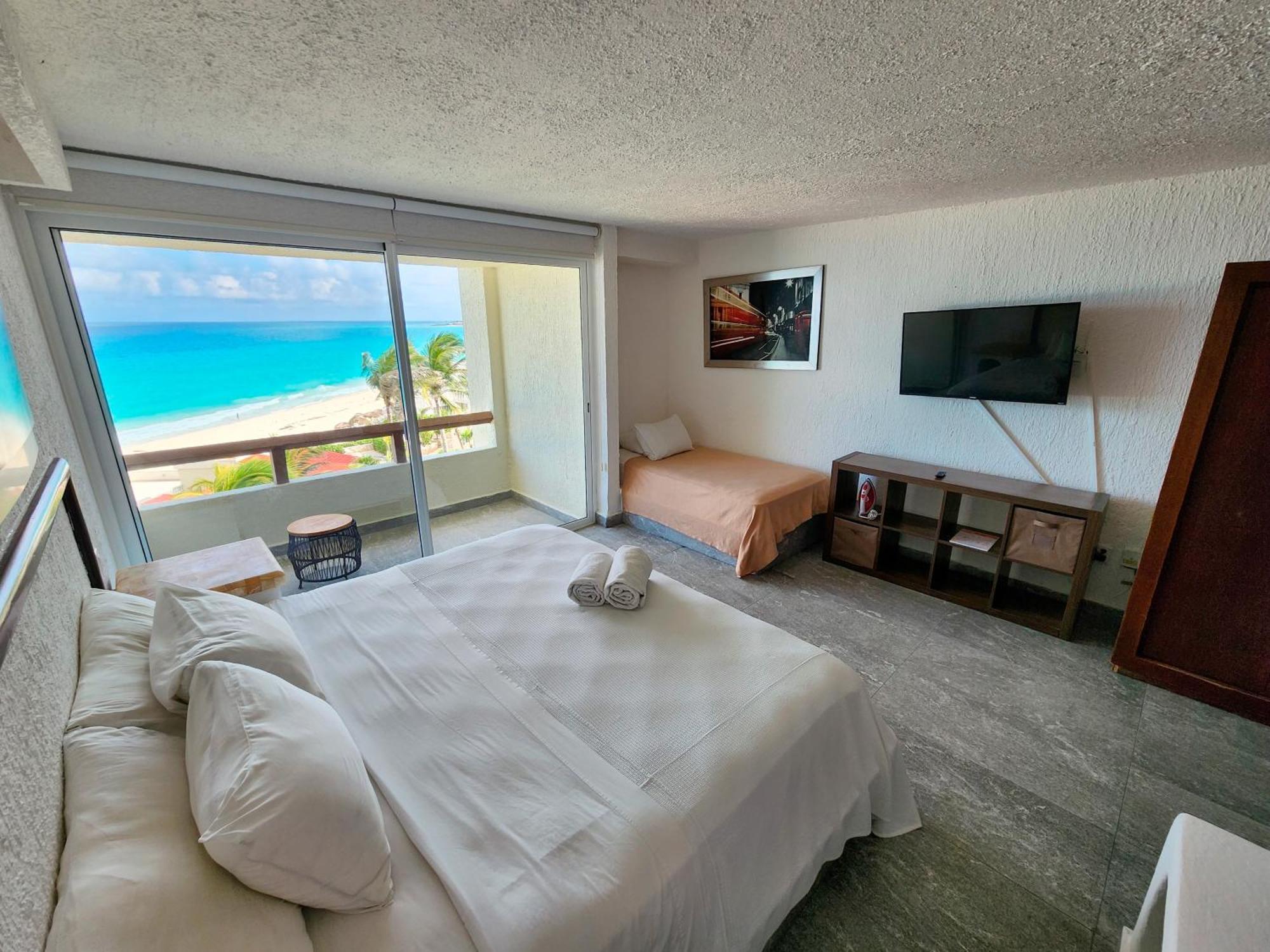 Rodero By Solymar Beach Front Condos In Hotel Zone 칸쿤 외부 사진